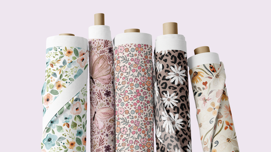 Bio Stoffe mit Blumendesigns: Die schönsten Muster für Frühling & Sommer